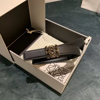 Loewe Anagram حزام جلد أسود