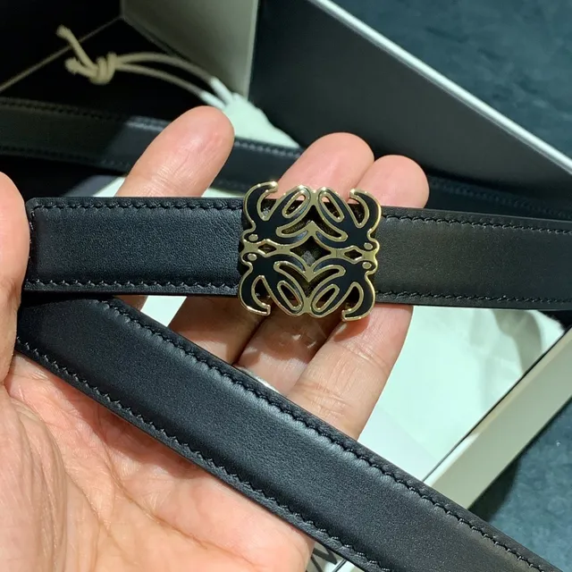 Loewe Anagram حزام جلد أسود 5
