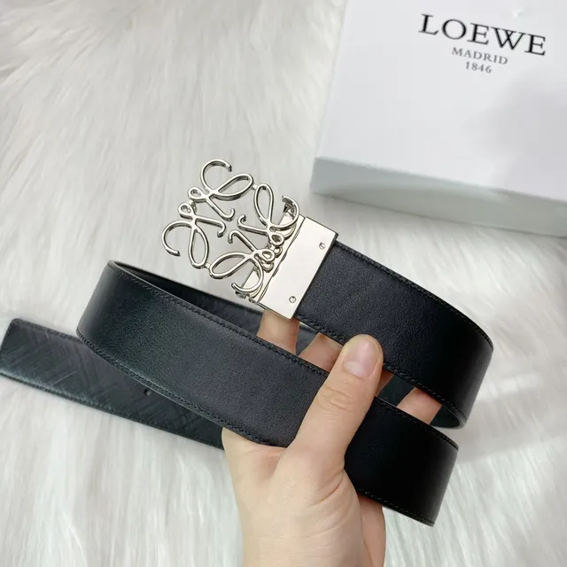 Loewe Anagram Ceinture en cuir texturé noir avec boucle argentée 5