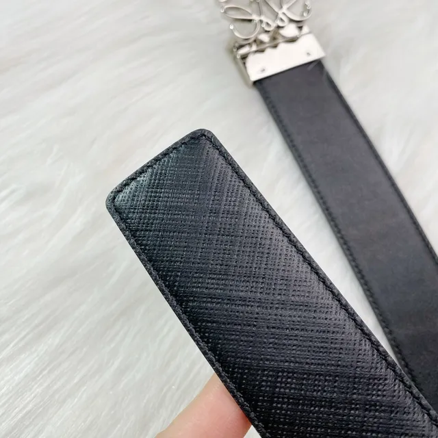 Loewe Anagram Ceinture en cuir texturé noir avec boucle argentée 6