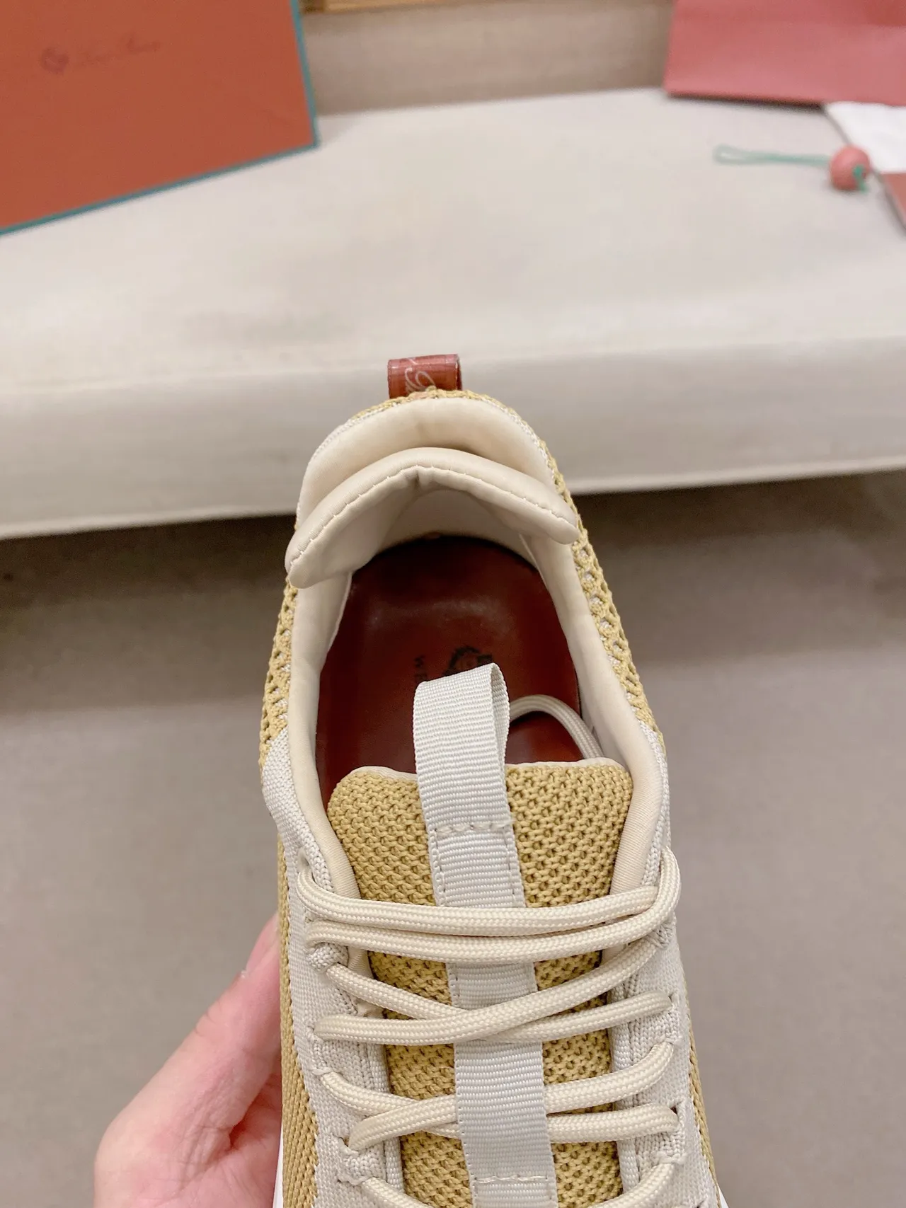Loewe Flow Runner বেইজ ও ট্যান বুনন লাইফস্টাইল স্নিকার 4