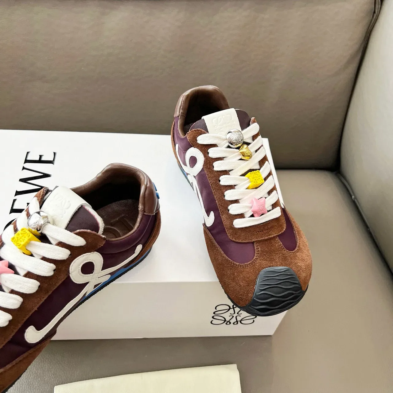 Loewe Flow Runner Brown Purple White 生活方式运动鞋 3