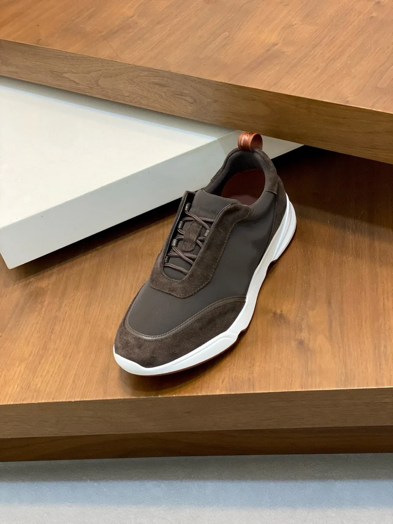 Loro Piana أحذية رياضية أسلوب حياة بني وأسود سويدي تسليب أون 6