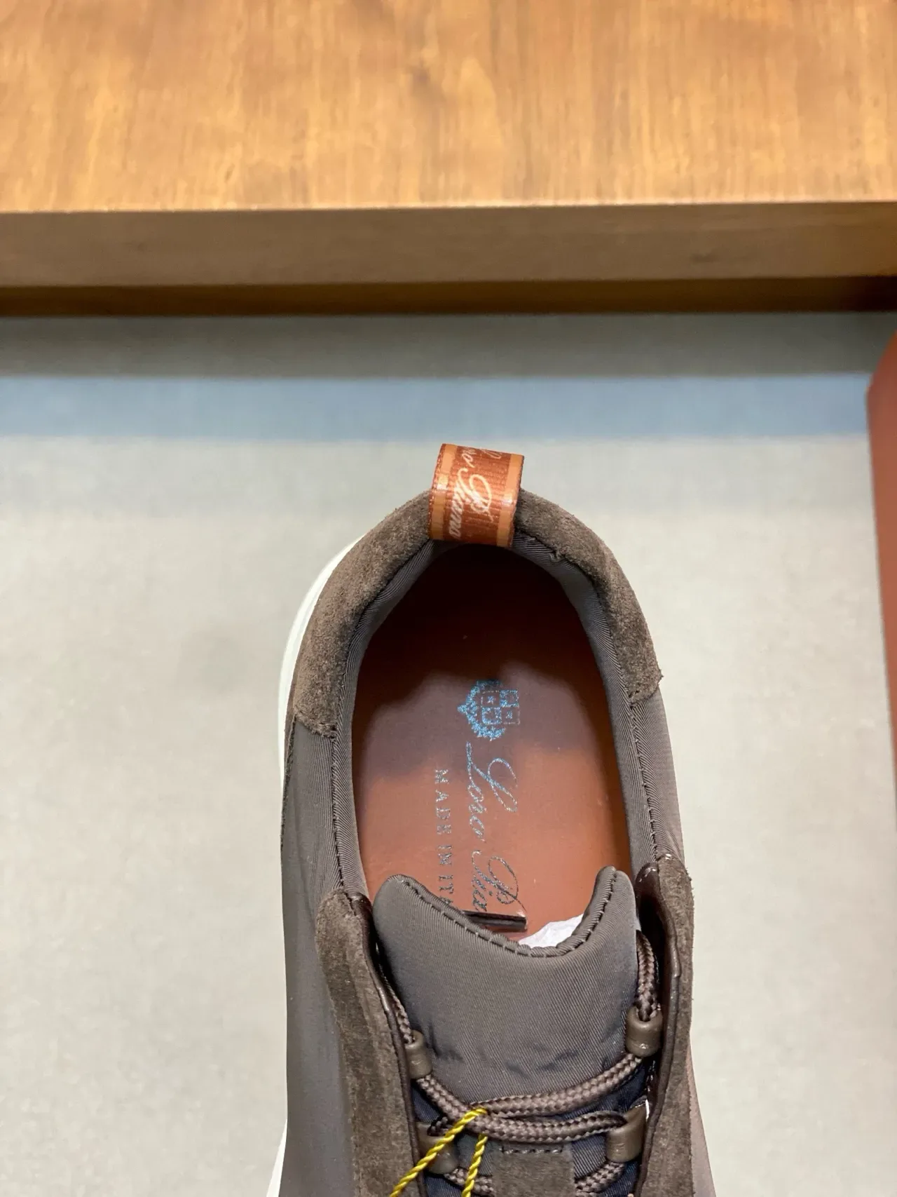 Loro Piana أحذية رياضية أسلوب حياة بني وأسود سويدي تسليب أون 7