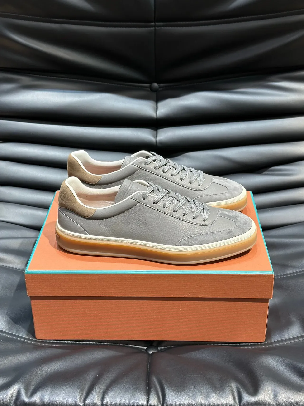 Loro Piana 灰米低帮麂皮皮革混搭生活方式运动鞋 4