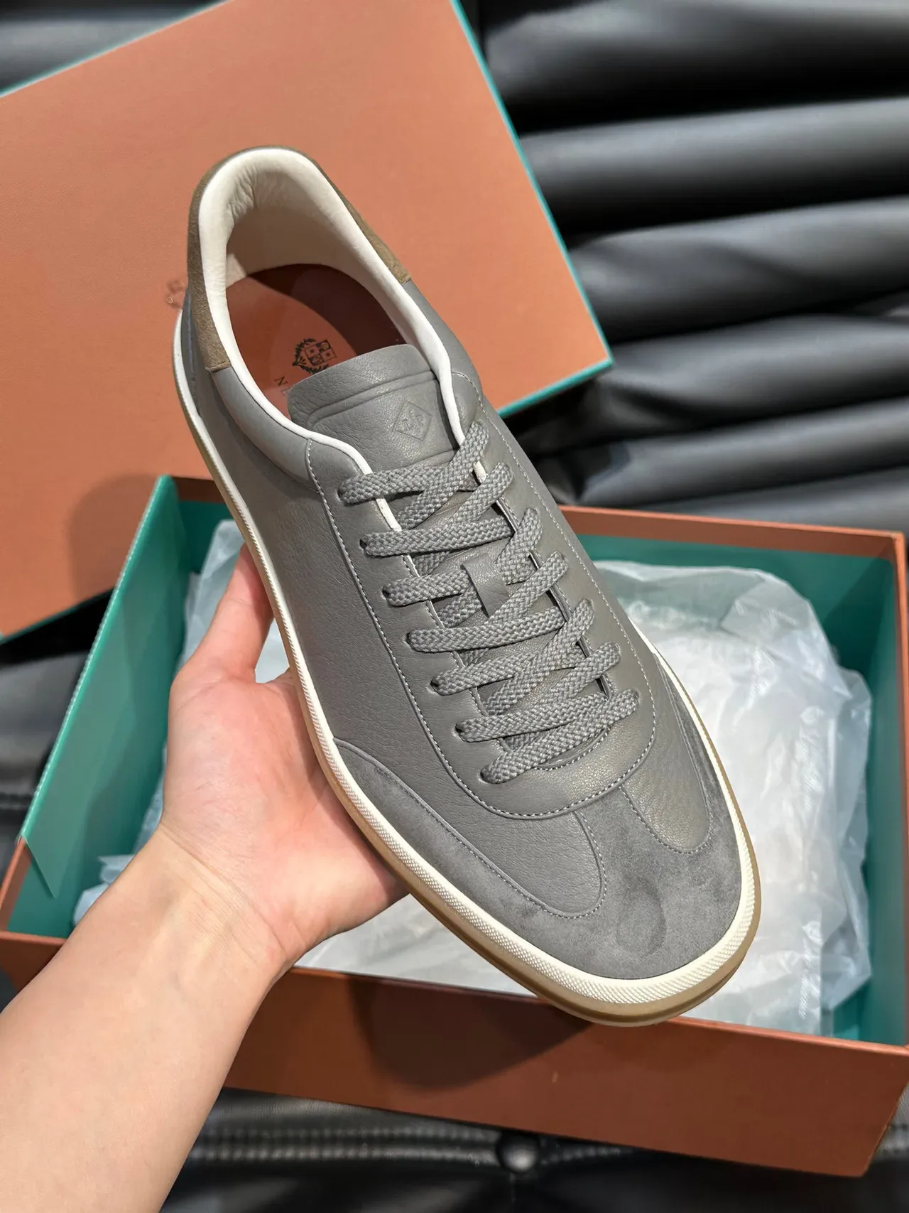 Loro Piana 灰米低帮麂皮皮革混搭生活方式运动鞋 6