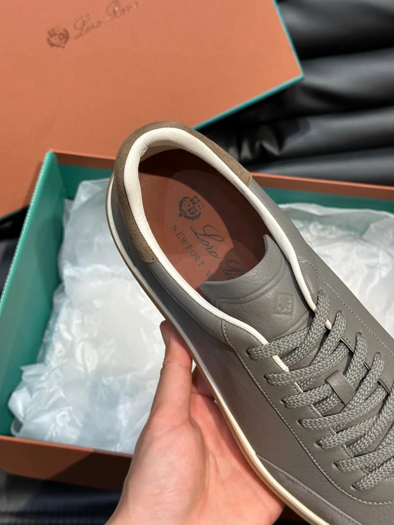 Loro Piana 灰米低帮麂皮皮革混搭生活方式运动鞋 8