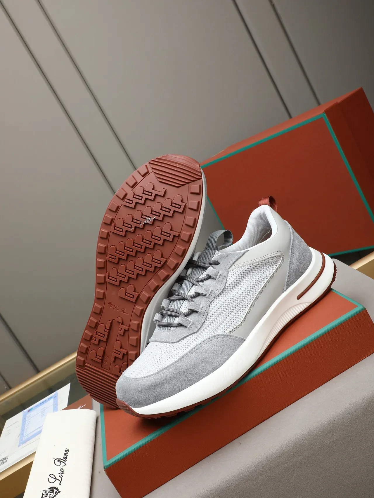 Loro Piana 灰棕 麂皮与网面混合 跟部拉环 运动鞋 4