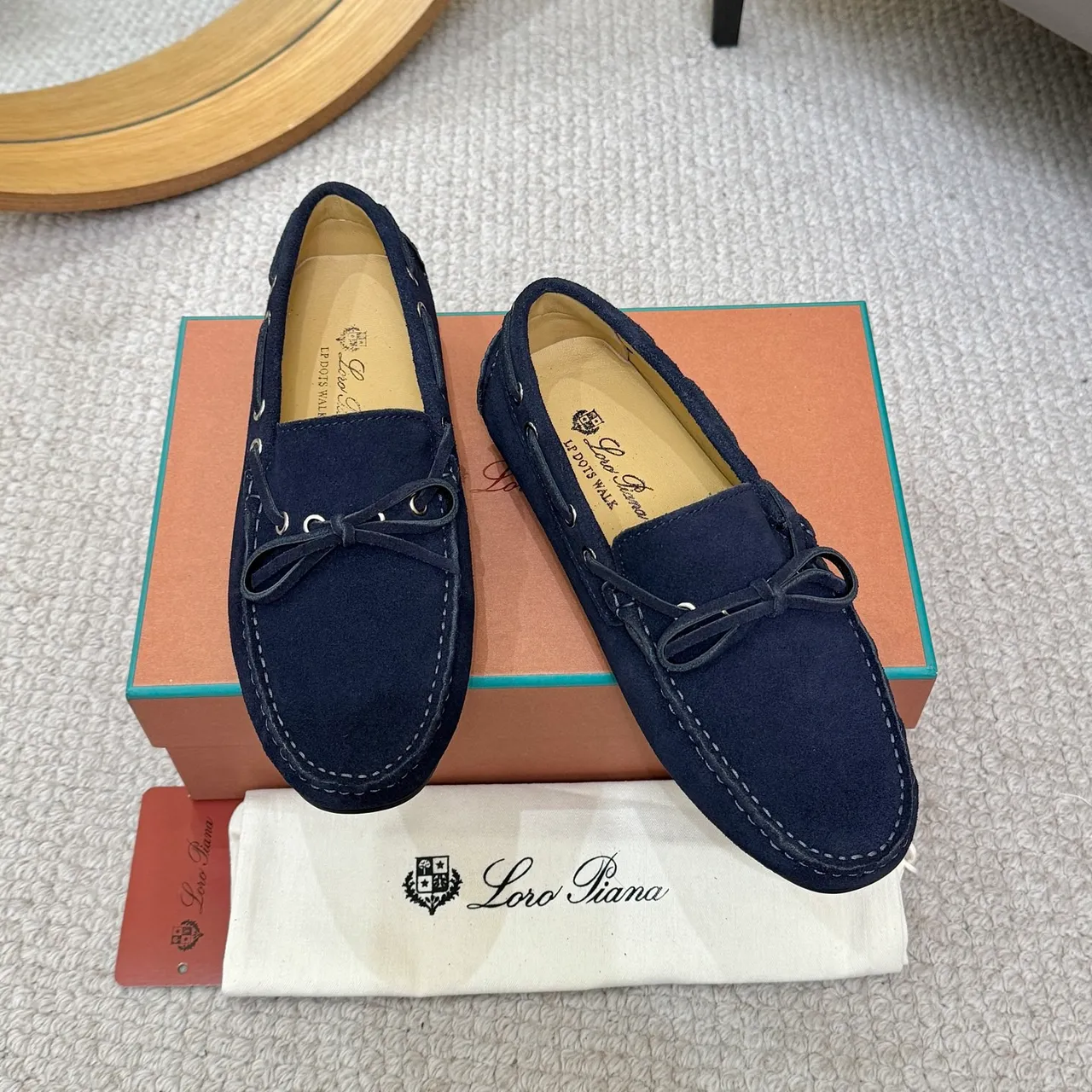 Loro Piana LP Dots Walk أحذية قارب سويد بحري 2