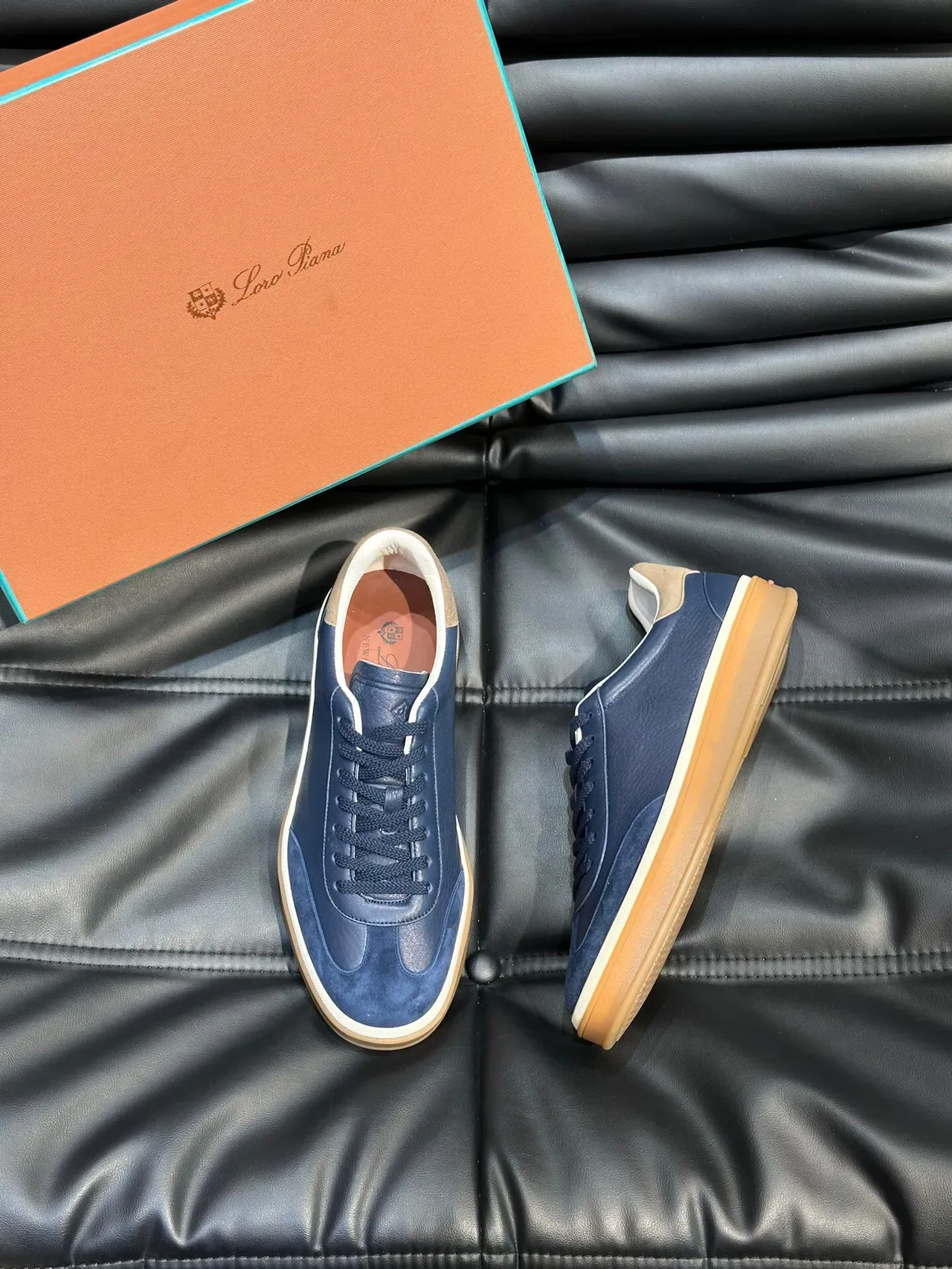 Loro Piana Navy Cuir-Suede à Panneaux Semelle Gomme Sneakers Lifestyle 2