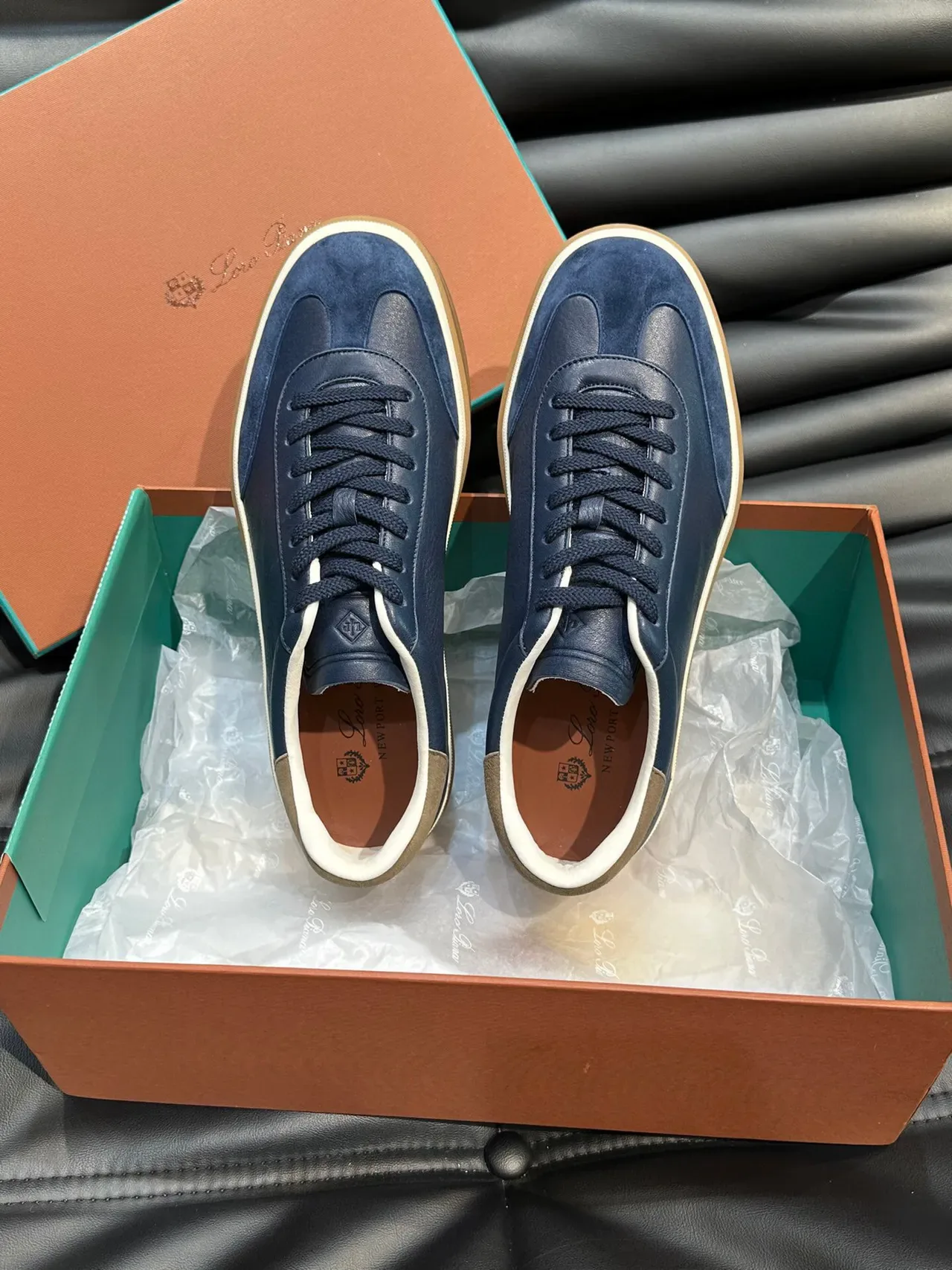 Loro Piana Navy Cuir-Suede à Panneaux Semelle Gomme Sneakers Lifestyle 5