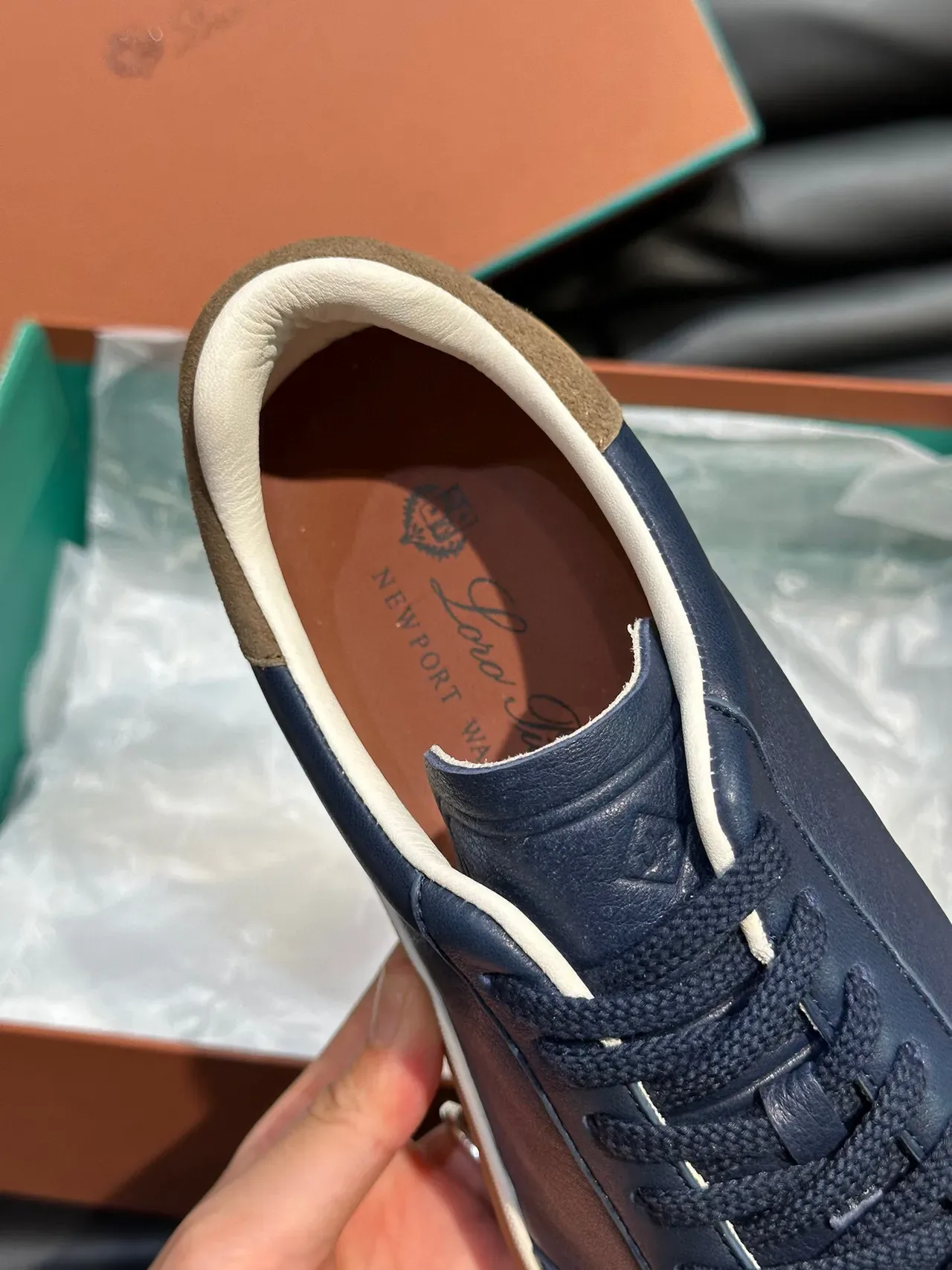Loro Piana Navy Cuir-Suede à Panneaux Semelle Gomme Sneakers Lifestyle 6