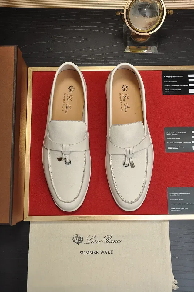 Loro Piana Mocassins en Cuir à Franges Avant 9