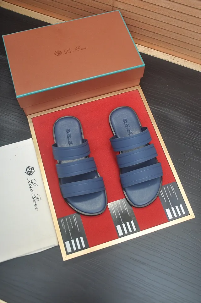 Loro Piana Sandália de três tiras Azul preto Sola moldada Sandália casual 4
