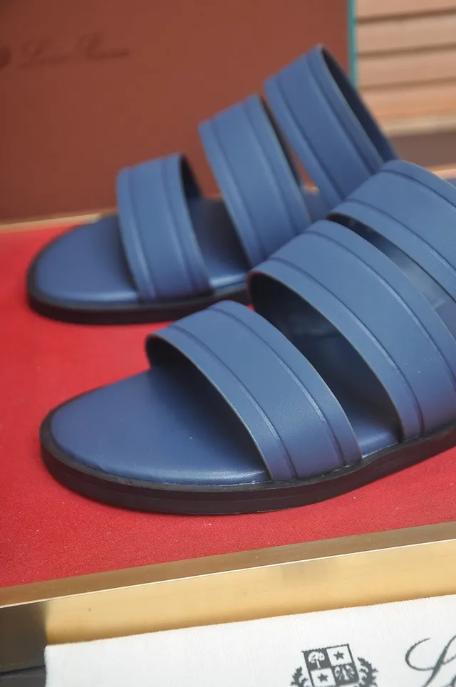 Loro Piana Sandália de três tiras Azul preto Sola moldada Sandália casual 9