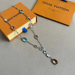 Louis Vuitton Collar Asimétrico de Múltiples Gemas con Logo LV