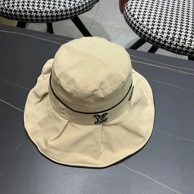 Louis Vuitton Beige Negro Borde Plisado Corona Estructurada Sombrero Cubo 8