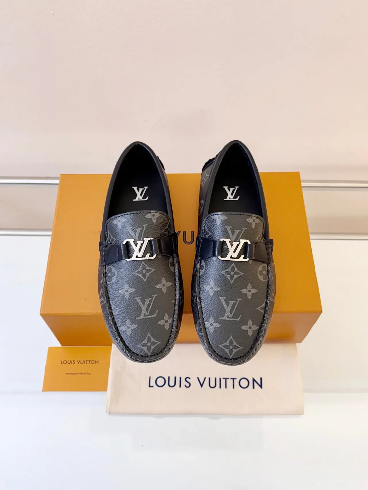 Louis Vuitton Preto Marrom Monogram Lona Sola Pebble Loafer 6