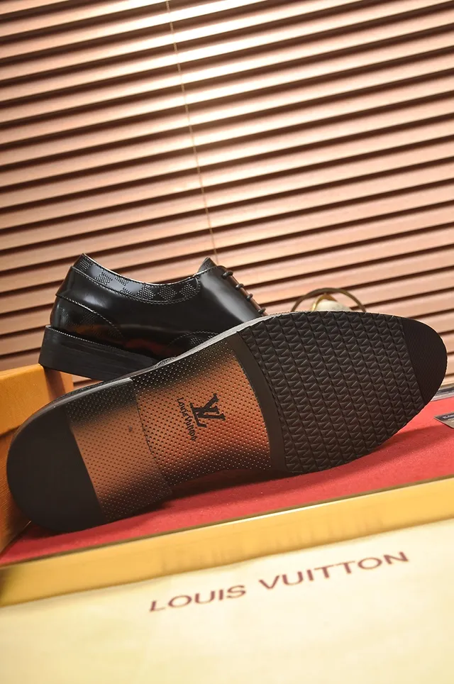 Louis Vuitton chaussures Oxford noir Damier embossé 4