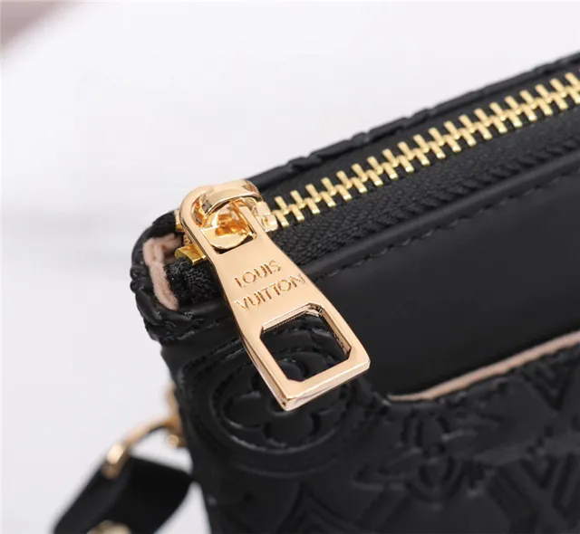 Louis Vuitton Black Gold Embossed Monogram Empreinte Leather LV Turn-Lock Clasp Wristlet 5