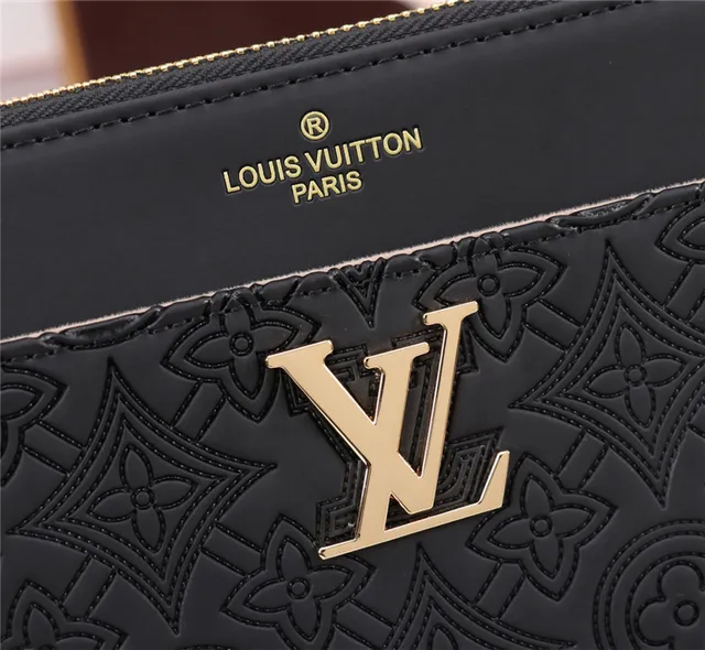 Louis Vuitton Black Gold Embossed Monogram Empreinte Leather LV Turn-Lock Clasp Wristlet 9