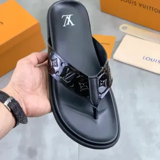 لويس فويتون صندل ثونج أسود مونوغرام