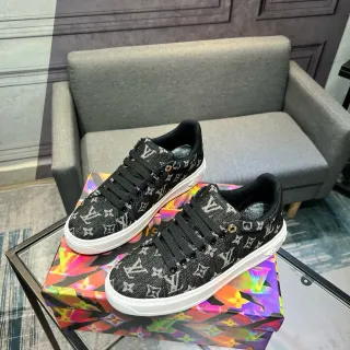 Louis Vuitton tênis lifestyle monogram preto branco de lona low-top