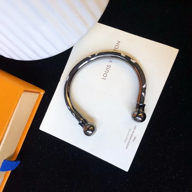 Louis Vuitton কালো সাদা U-আকৃতির কঠিন গোলাকার টার্মিনাল ব্রেসলেট 7