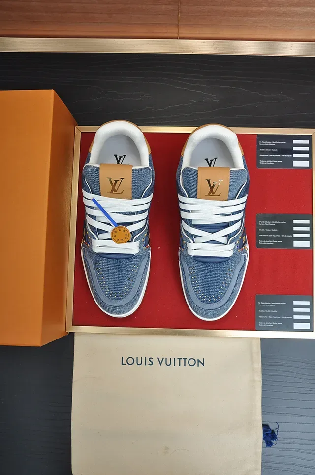 Louis Vuitton أزرق بحري الجزء العلوي من الجين تزيين المسامير سنيكرز لايف ستايل 5