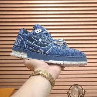Louis Vuitton Zapatillas Lifestyle Azul y Blanco con Paneles Quilted de Denim