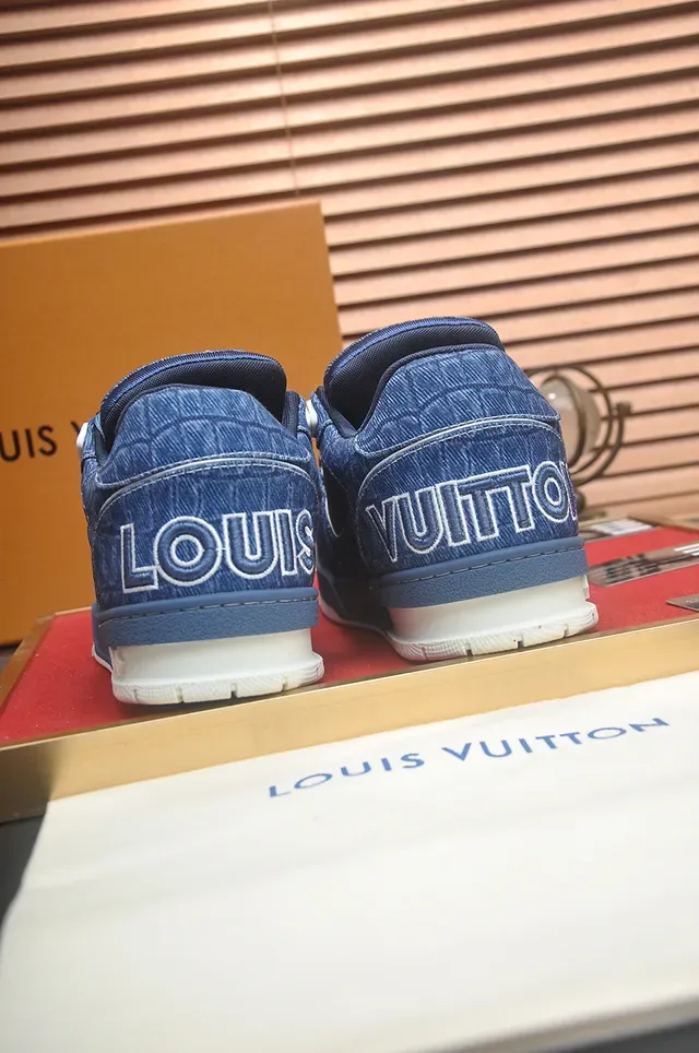 Louis Vuitton Sneakers Lifestyle Bleu Blanc avec Panneaux Quilted en Denim 2