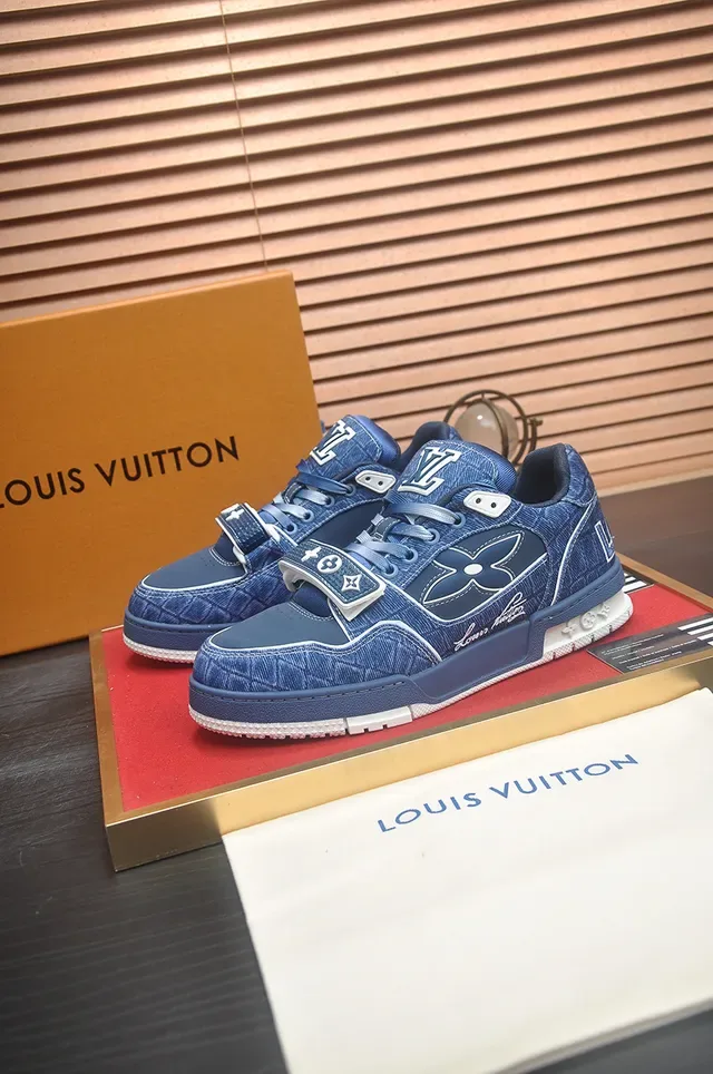 Louis Vuitton Sneakers Lifestyle Bleu Blanc avec Panneaux Quilted en Denim 4
