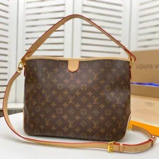 Louis Vuitton Marron Beige Monogramme Toile Souple Hobo Silhouette Sac