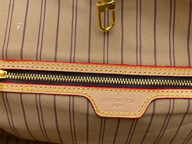 Louis Vuitton বাদামি বেইজ মোনোগ্রাম ক্যানভাস স্লাউচি হোবো সিলুয়েট হ্যান্ডব্যাগ 2