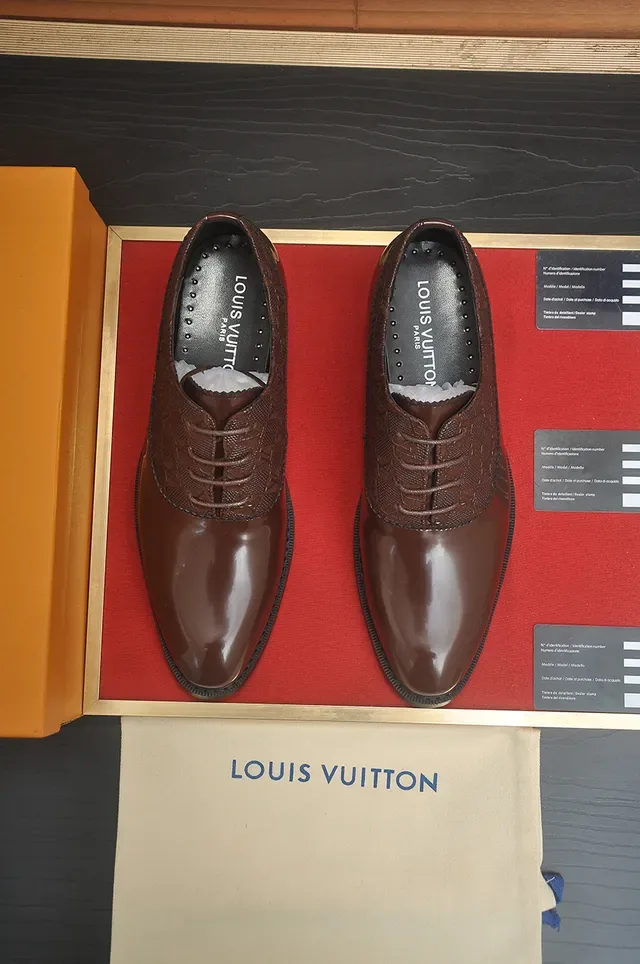 Louis Vuitton भूरी पेटेंट और मॉनोग्राम ऑक्सफोर्ड जूते 5