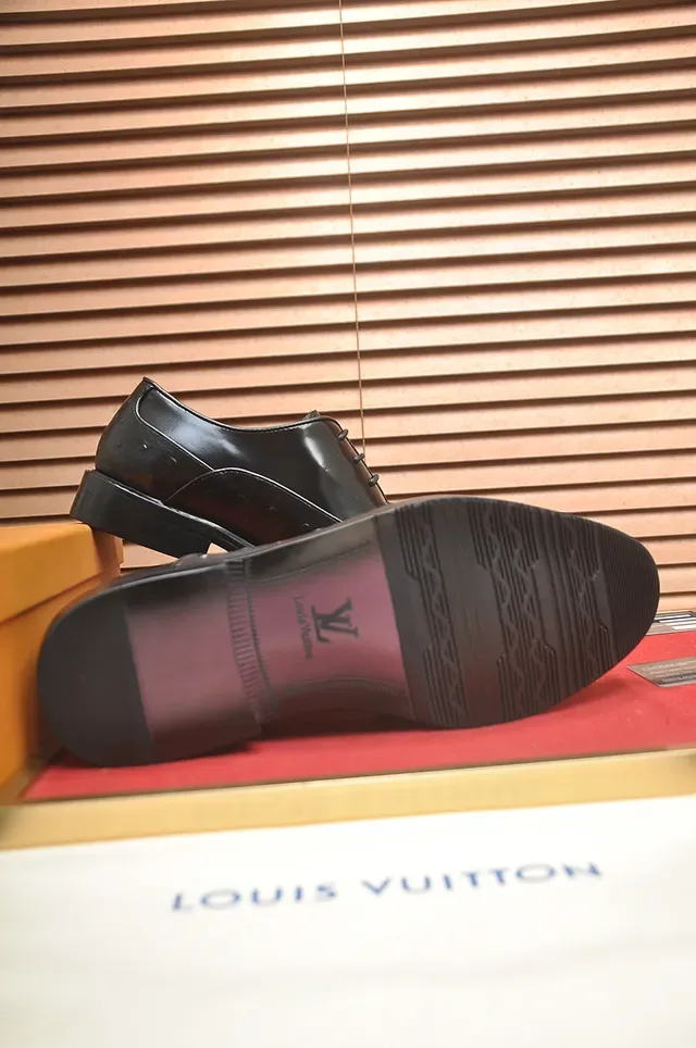 Louis Vuitton Cap-Toe Ostrich-Textured Black Oxford Shoes 3