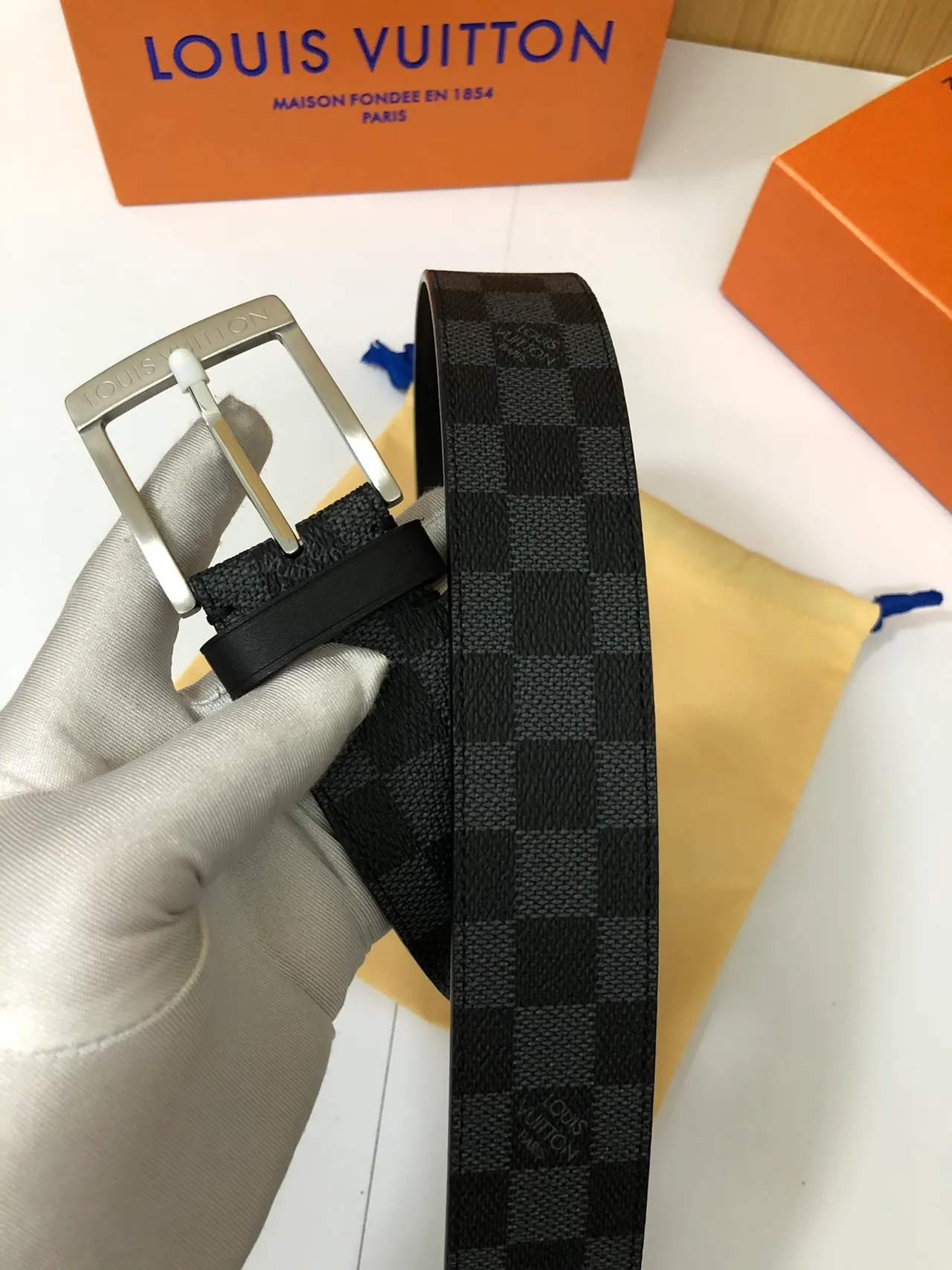 Louis Vuitton Damier Graphite Check cinto de couro 6