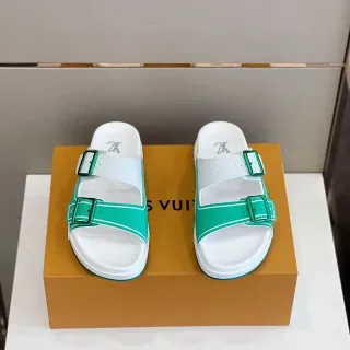 Louis Vuitton Sandália Casual Verde e Branco com Duas Tirantes