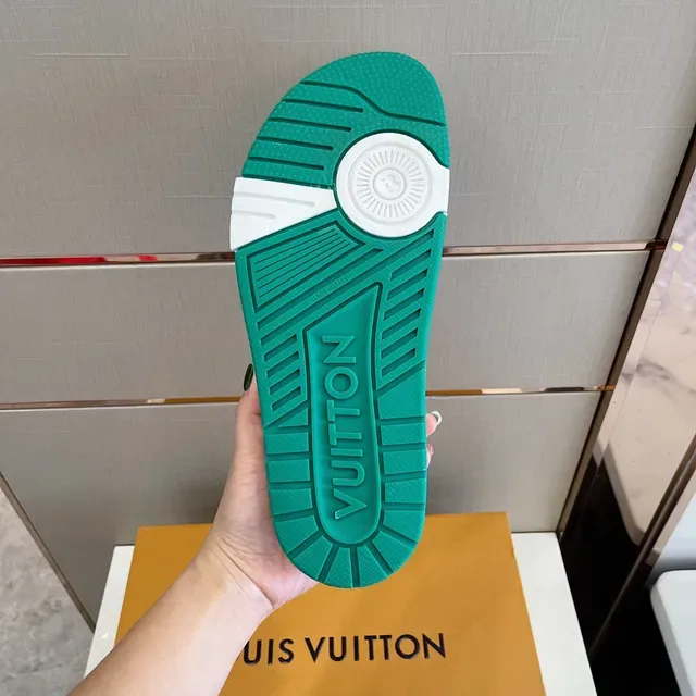 Louis Vuitton Sandália Casual Verde e Branco com Duas Tirantes 2