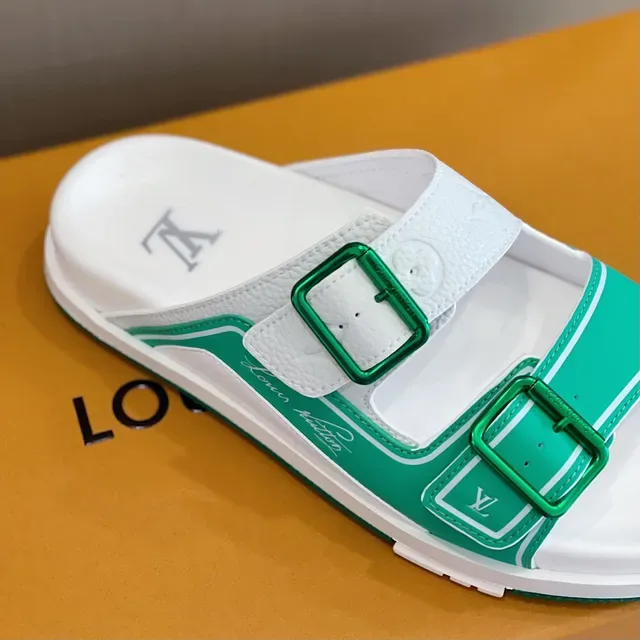 Louis Vuitton Sandália Casual Verde e Branco com Duas Tirantes 4
