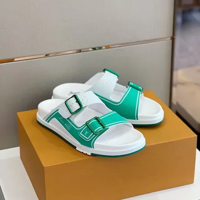 Louis Vuitton Sandália Casual Verde e Branco com Duas Tirantes 8