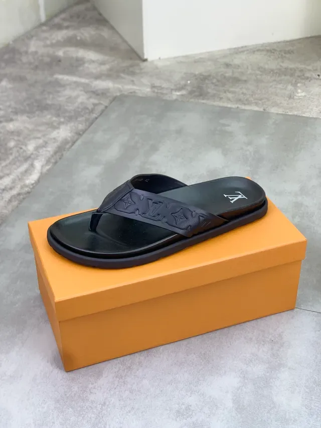 路易威登 压印花纹 黑色 夹趾拖鞋 3