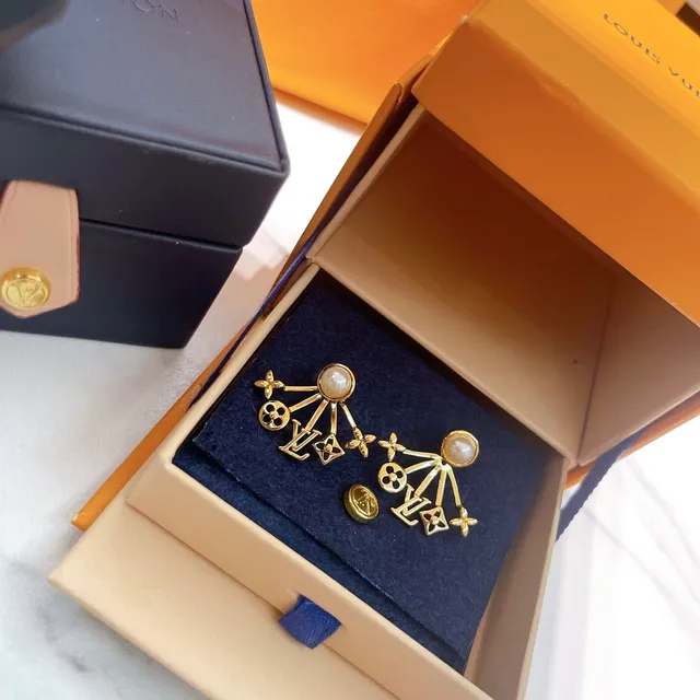 Louis Vuitton Fan Pearl Monogram Earrings 6
