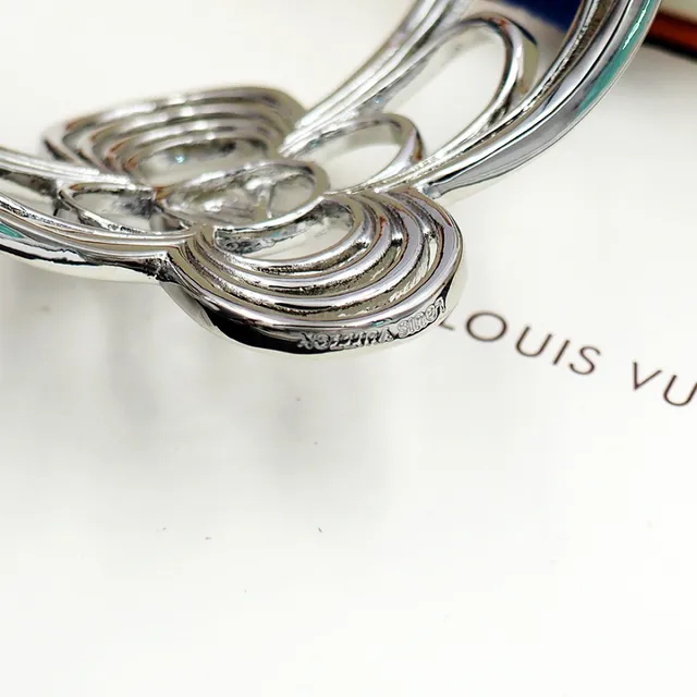 Louis Vuitton Floral Cuff সোনা রূপা ওপেনওয়ার্ক মোটিফ ইন্টারলকিং লুপ কনস্ট্রাকশন ব্রেসলেট 5