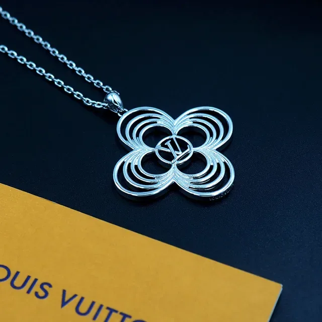 Louis Vuitton Floral Openwork Silver Necklace 2