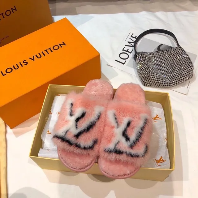 Louis Vuitton mules fourrées monogramme rose 6