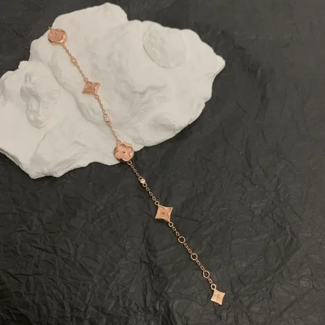 Pulsera Louis Vuitton Cadena Oro Rose Verde Esmalte Charms Florales 4