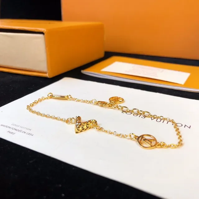 Louis Vuitton قلادة قلب ذهبية سلسلة سوار 4
