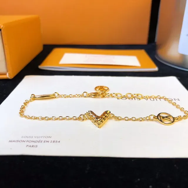 Louis Vuitton قلادة قلب ذهبية سلسلة سوار 6