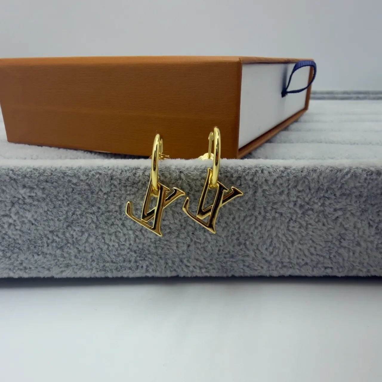 Brincos Louis Vuitton Monograma Ouro Prata Design Pendente Aros 2